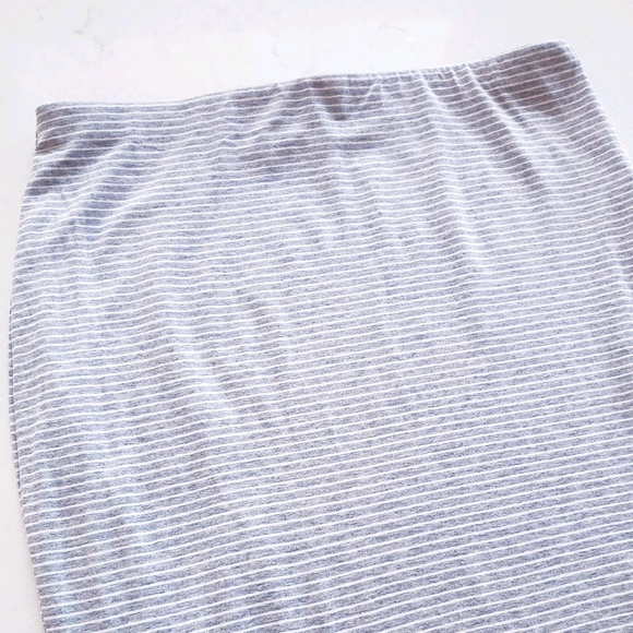 Vince Camuto Gray & White Striped Midi Skirt Sz XS - Picture 1 of 5